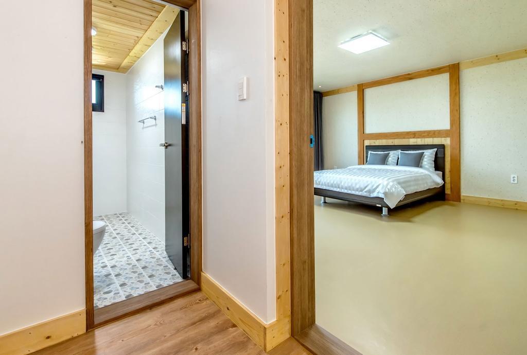 Bada Maru Pension Сеогвипо Екстериор снимка
