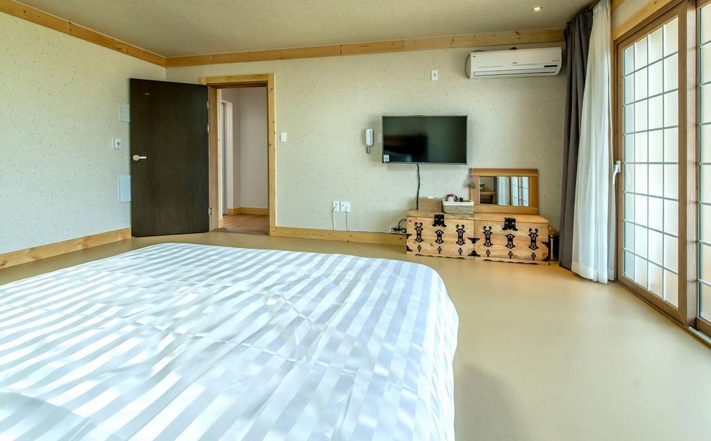 Bada Maru Pension Сеогвипо Екстериор снимка