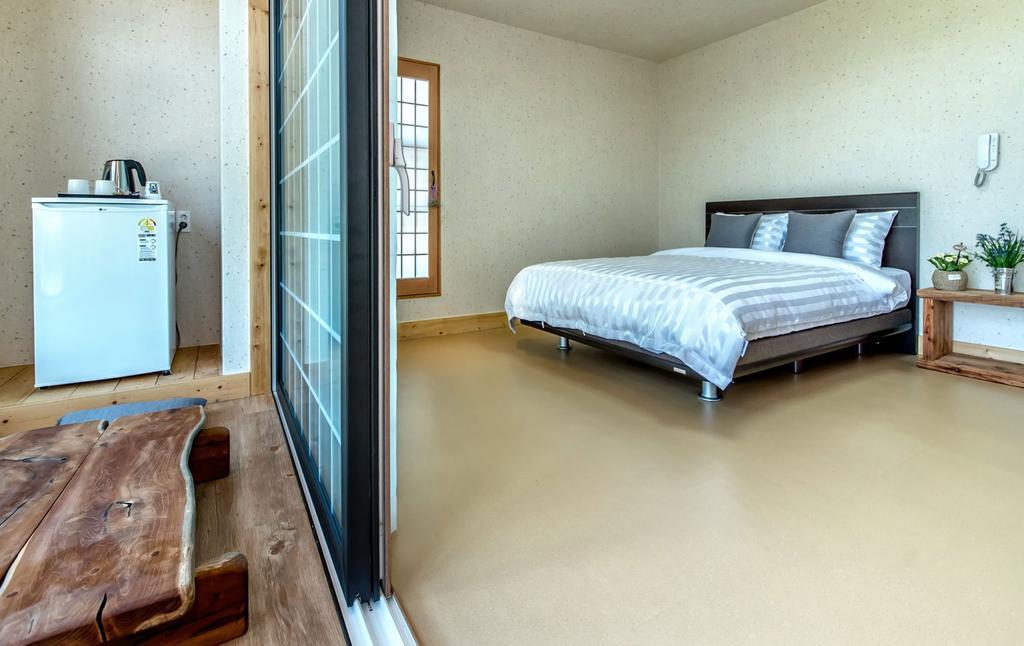 Bada Maru Pension Сеогвипо Екстериор снимка