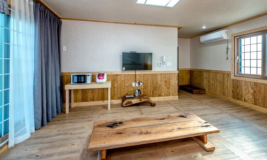 Bada Maru Pension Сеогвипо Екстериор снимка